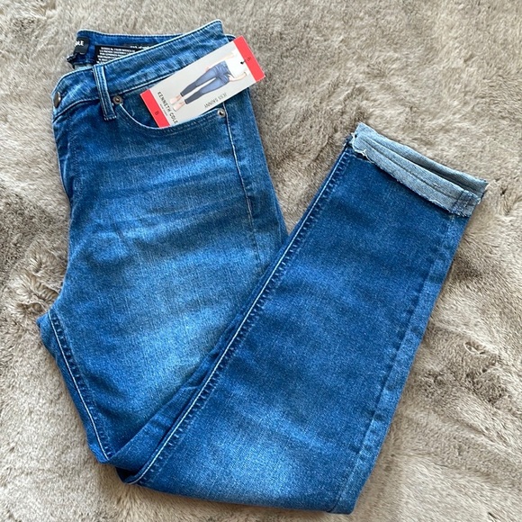 Kenneth Cole - Women's Skinny Cropped Jeans - Picture 3 of 10